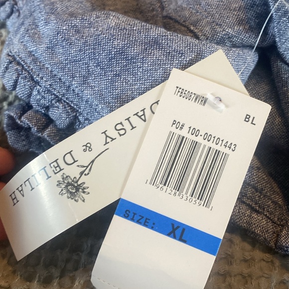 Daisy & Delilah Shorts - Picture 6 of 6